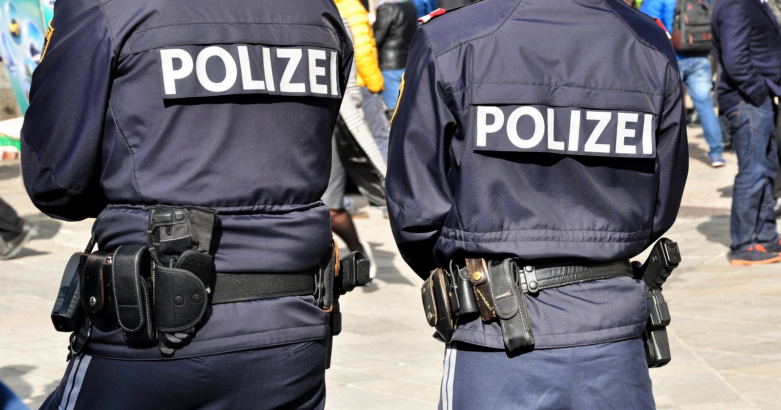 Die Polizei fahndet nach dem Trafiküberfall in Favoriten nach einem jungen Mann oder Jugendlichen.