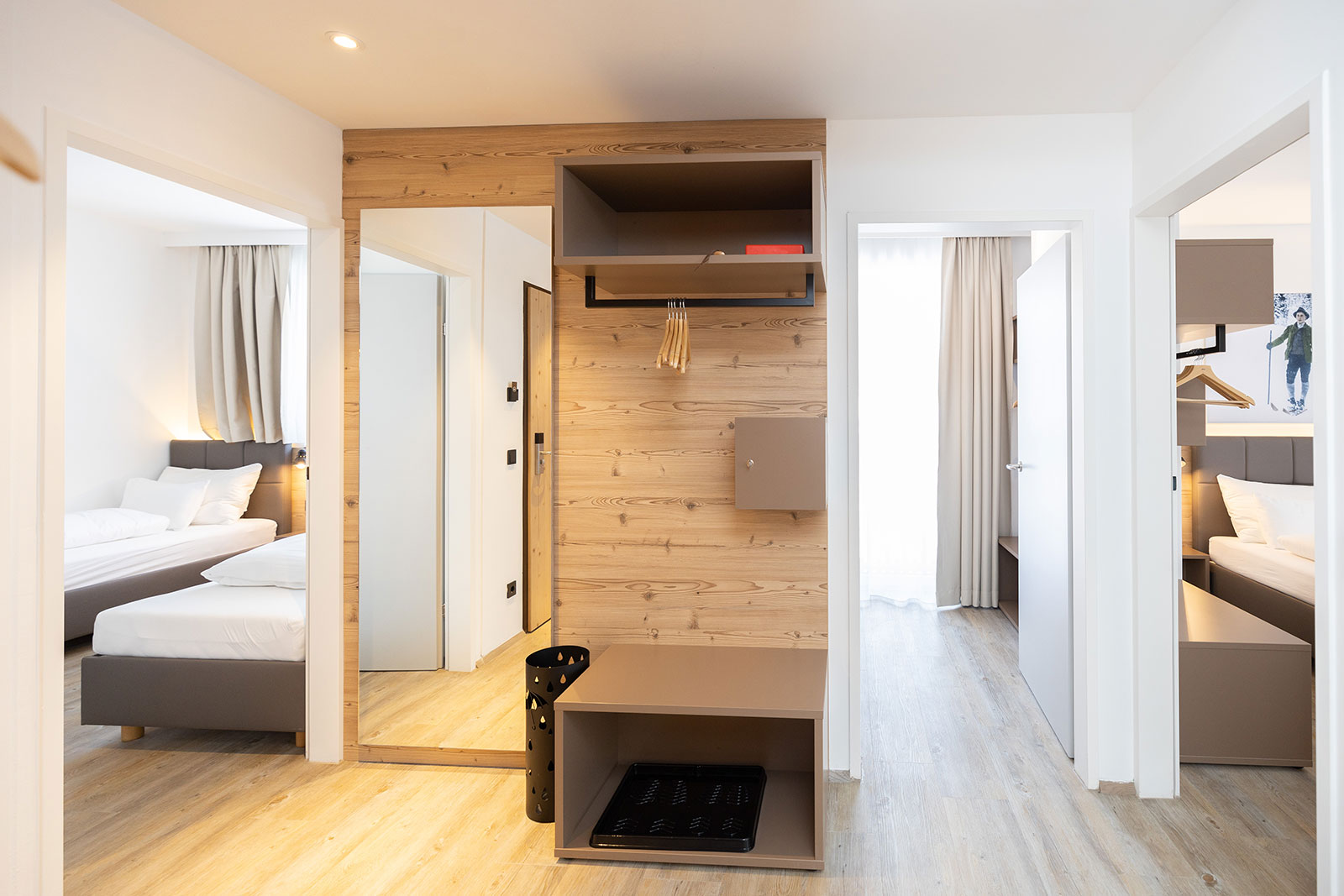 Modern gestaltetes Hotelzimmer | Credit: ALPRIMA Aparthotel Hinterstoder/Daniel Hinterramskogler