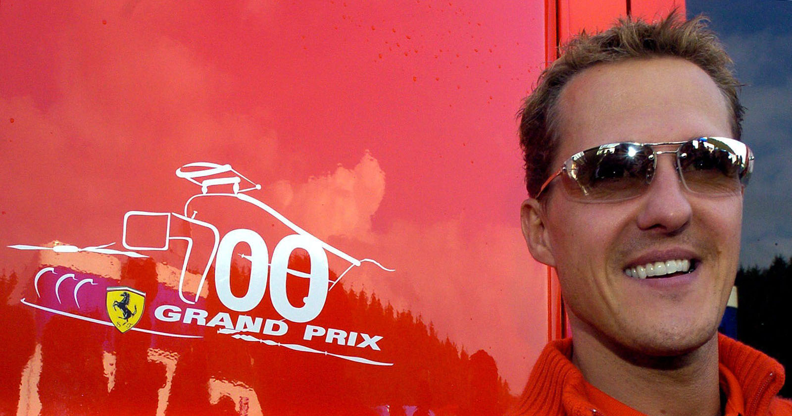 Michael Schuhmacher posiert für ein Porträtfoto vor einer Pressekonferenz am 26. August 2004