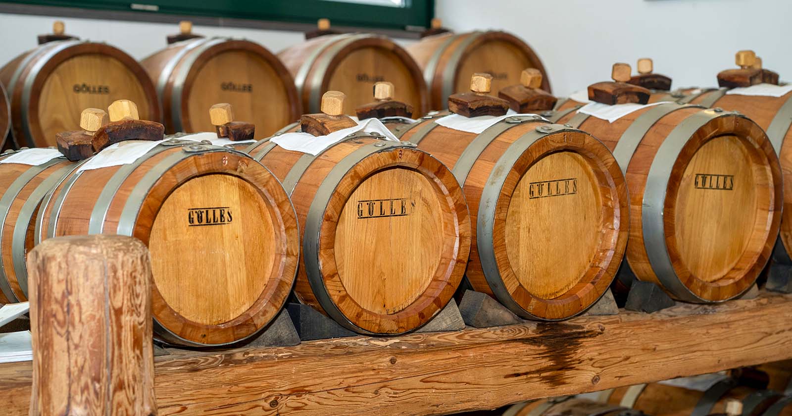 Holzfässer in der Gölles – Manufaktur für edlen Brand &amp; feinen Essig