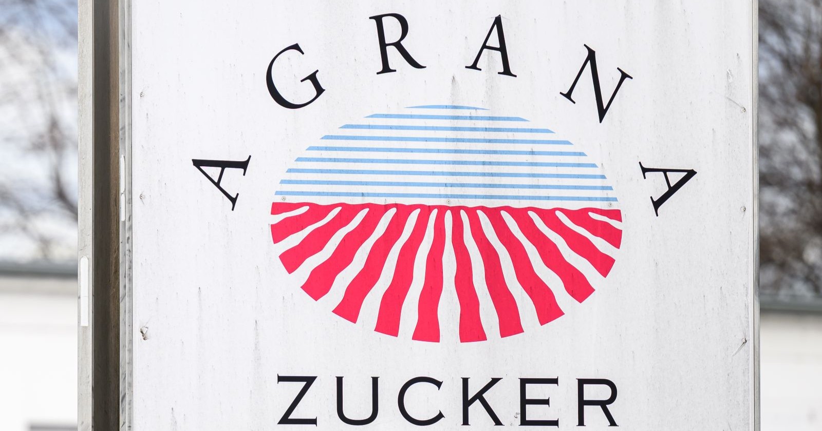 Schild des geschlossenen Agrana-Werkes in Leopoldsdorf