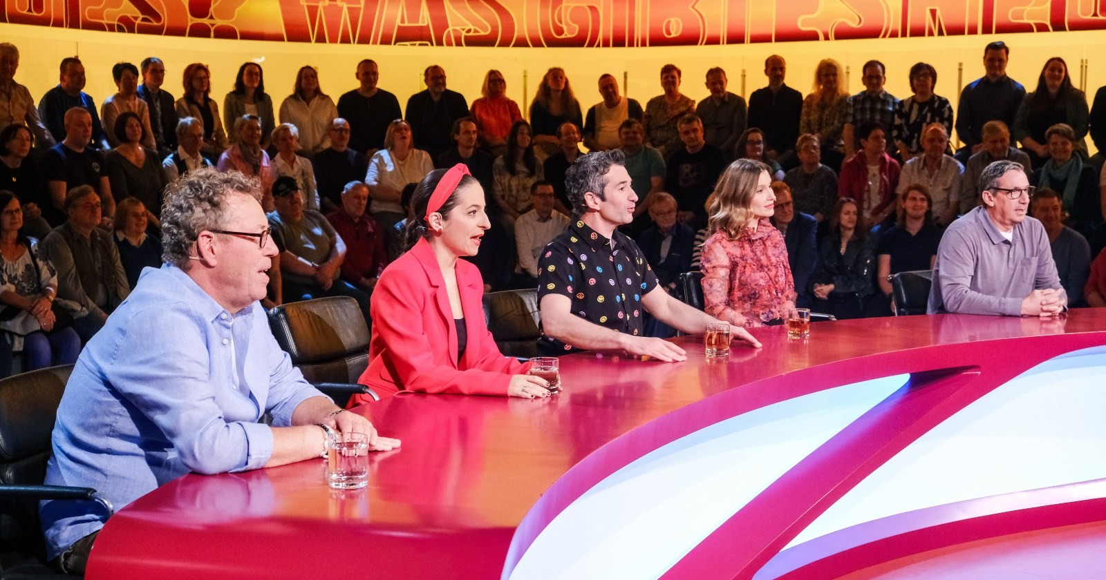 Caroline Athanasiadis während der Sendung &quot;Was gibt es neues?&quot;