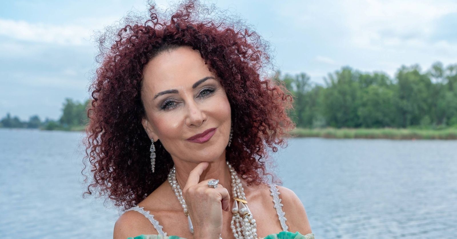 Mausi Lugner lächelt