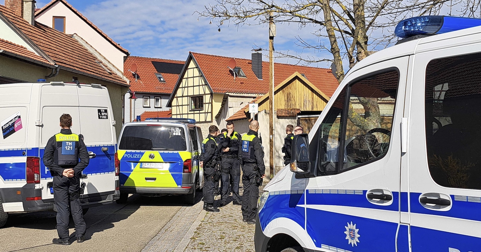 Polizeieinsatz am Tatort in Weimarer Land in Thüringen.