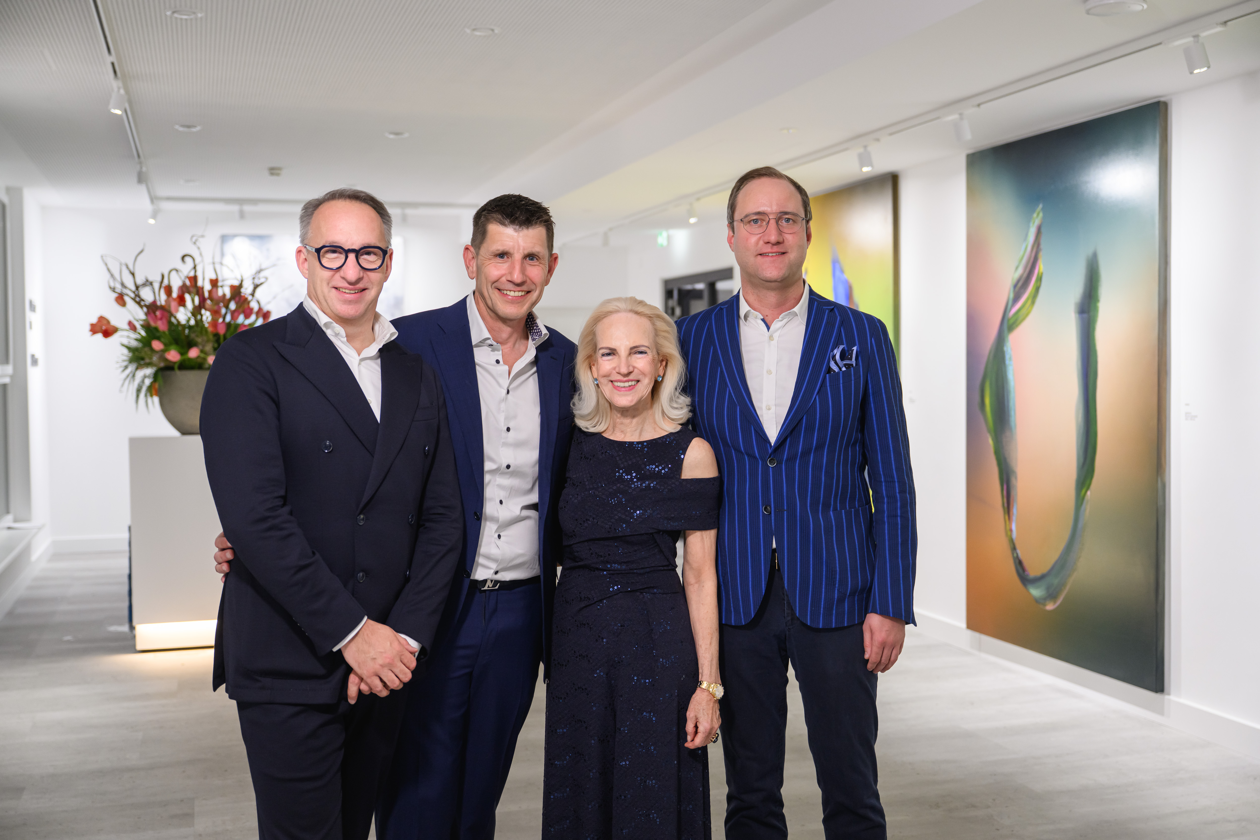 Kunstexperte Günter Salzmann, Christian Sailer (Prokurist Fa. Freudenthaler), Ingeborg Freudenthaler, Christoph Steinbach (harry’s home, v.li)