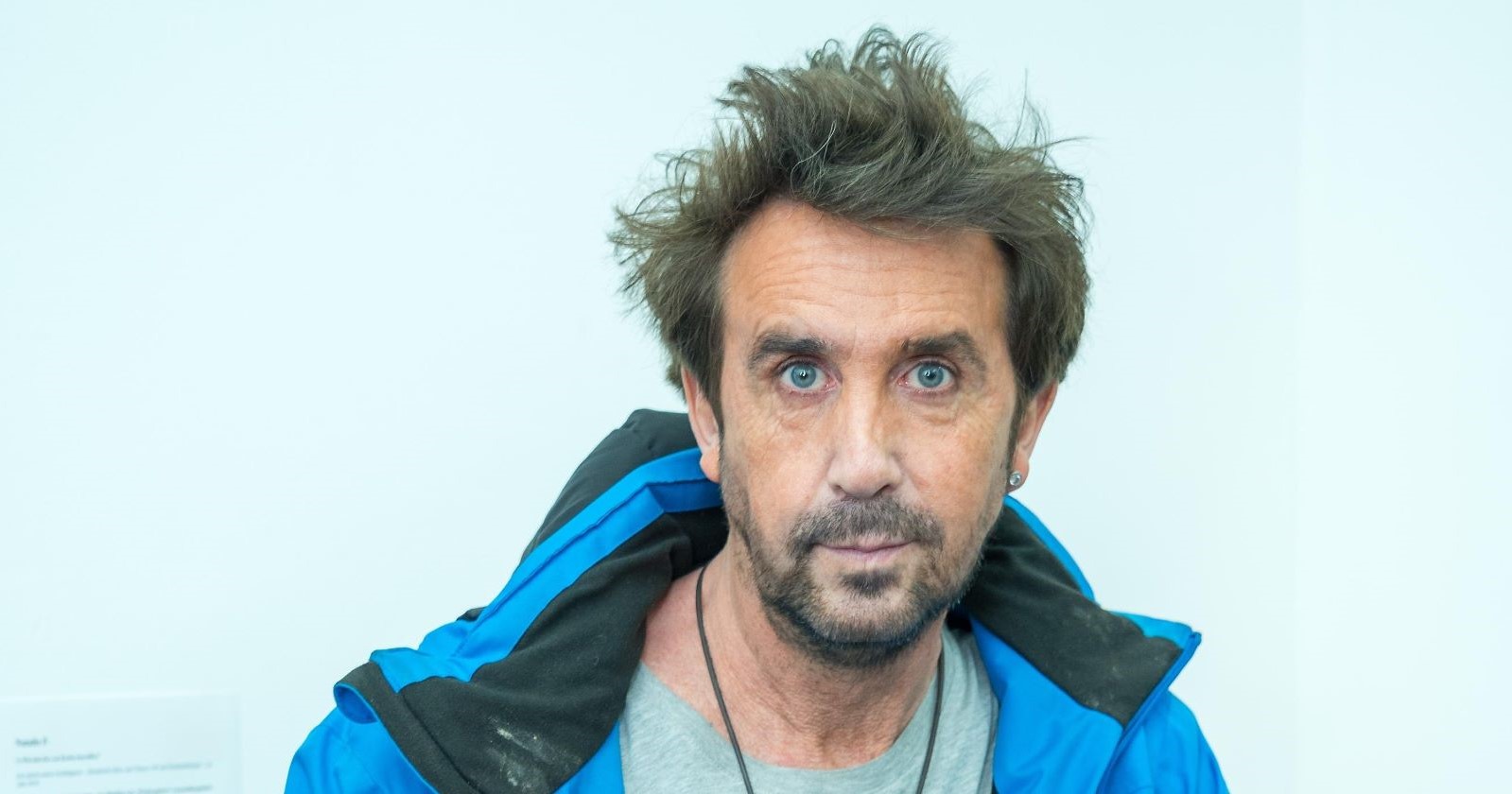 Josef Winkler, Wiener Promi-Friseur, in blauer Jacke