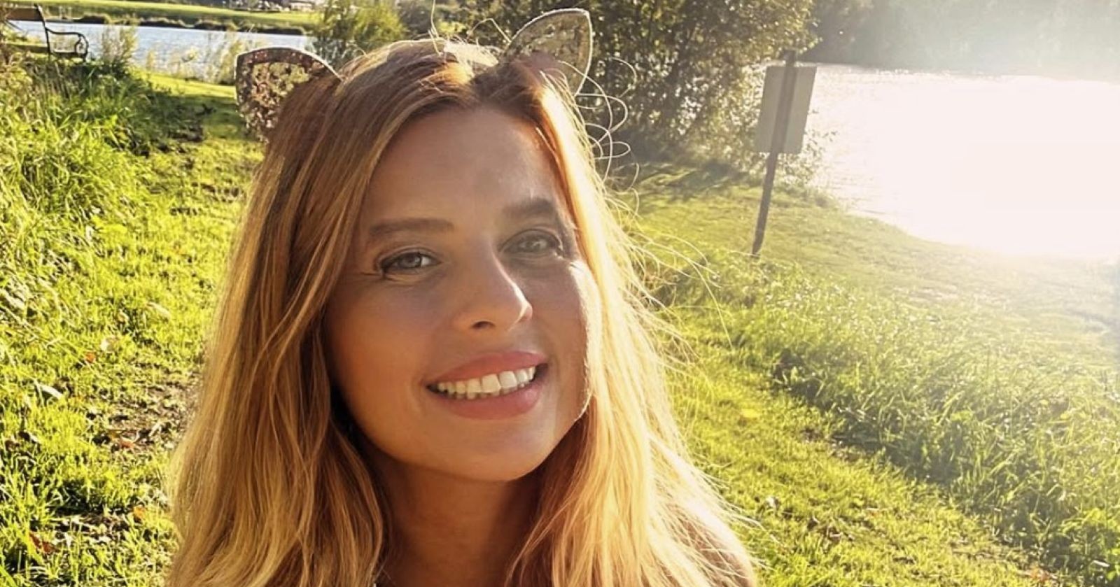 Daniela Kennedy lächelt