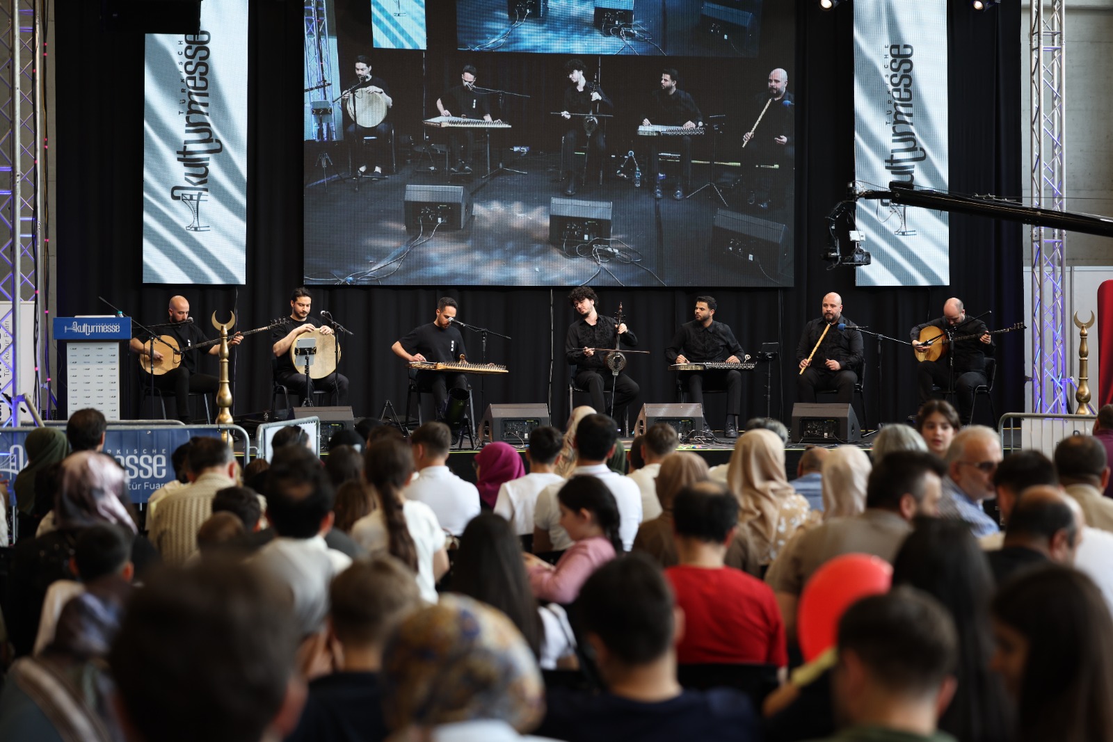 Traditionelle Vorführungen begeisterten die Besucher.