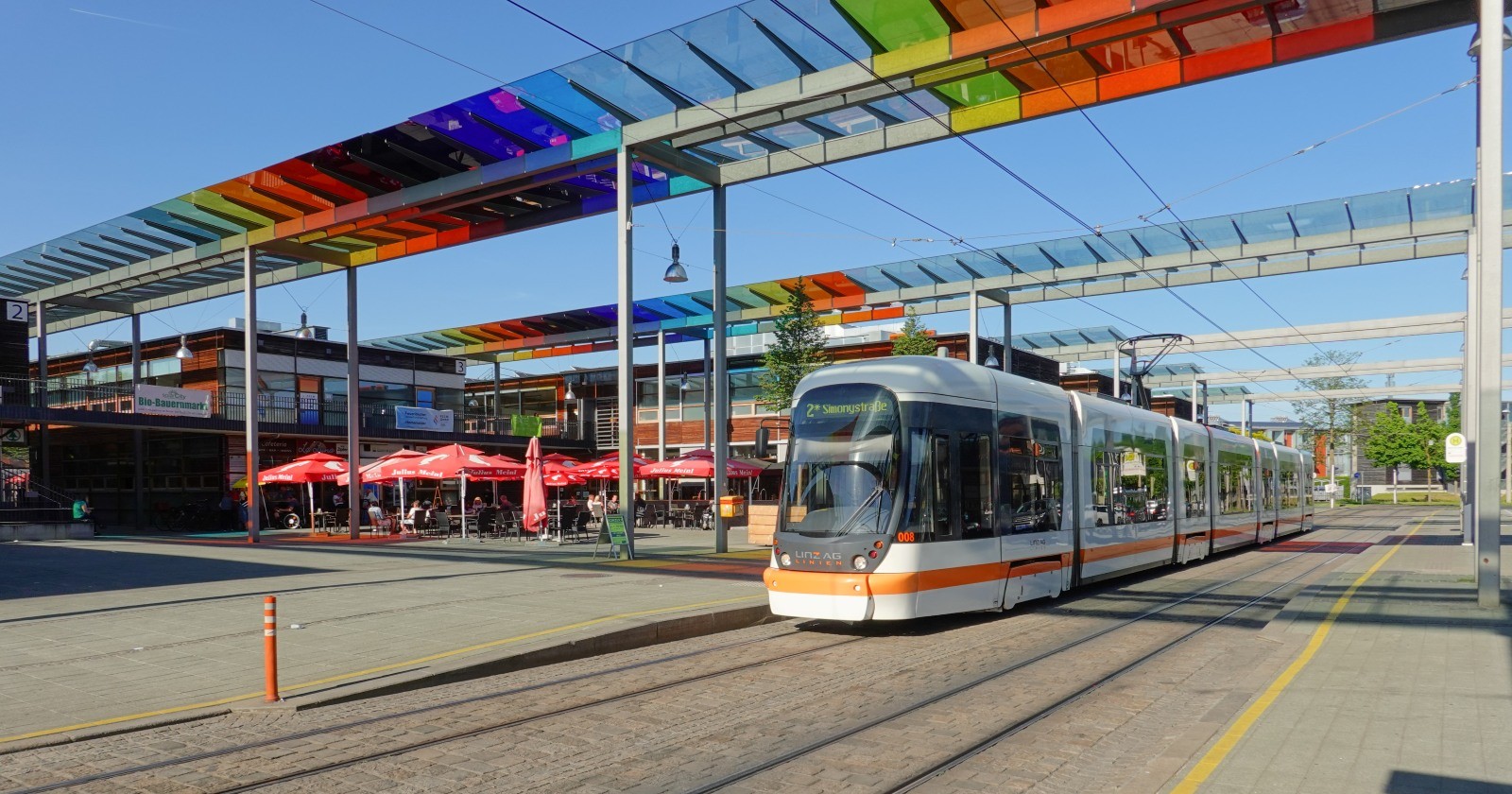 Straßenbahn in der Linzer Solar City