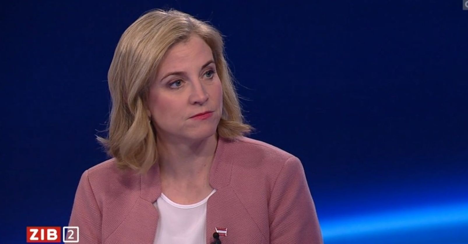 Außenministerin Beate Meinl-Reisinger im Studio der ZIB 2 bei Armin Wolf.