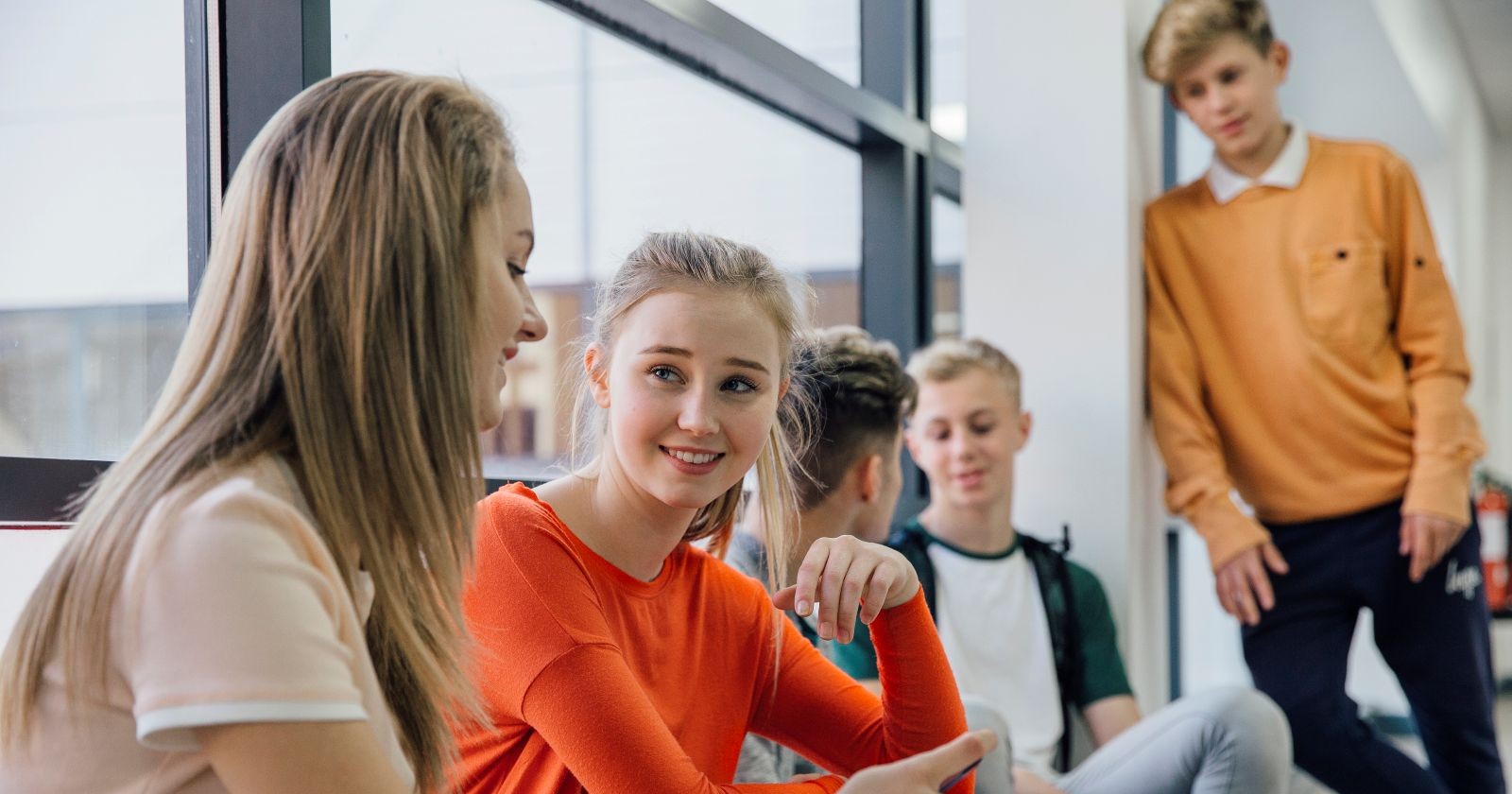 Gruppe von Jugendlichen Kindern