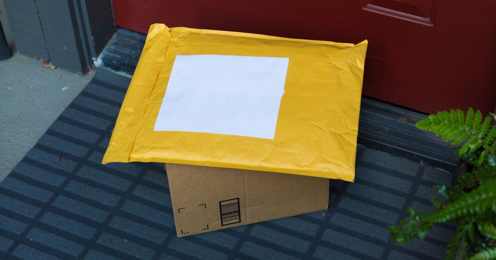 Pakete vor der Haustür: Häufig wird nicht geklingelt, stattdessen ohne Umweg ein gelber Zettel ins Postfach geworfen.