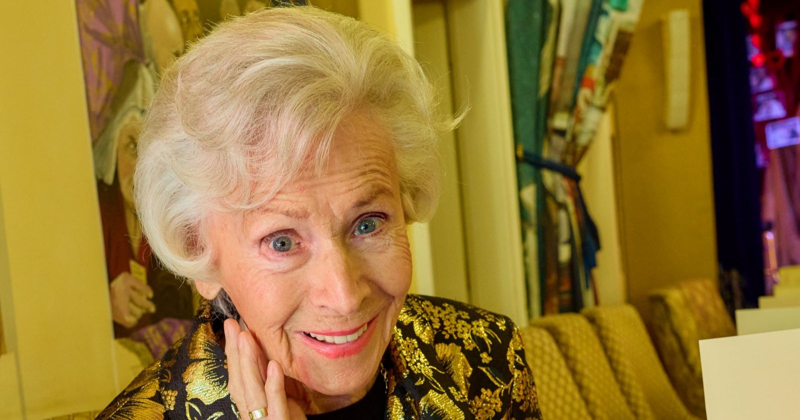 Waltraut Haas feiert Ihren 95. Geburtstag im Schönbrunner Dinnertheater Wien