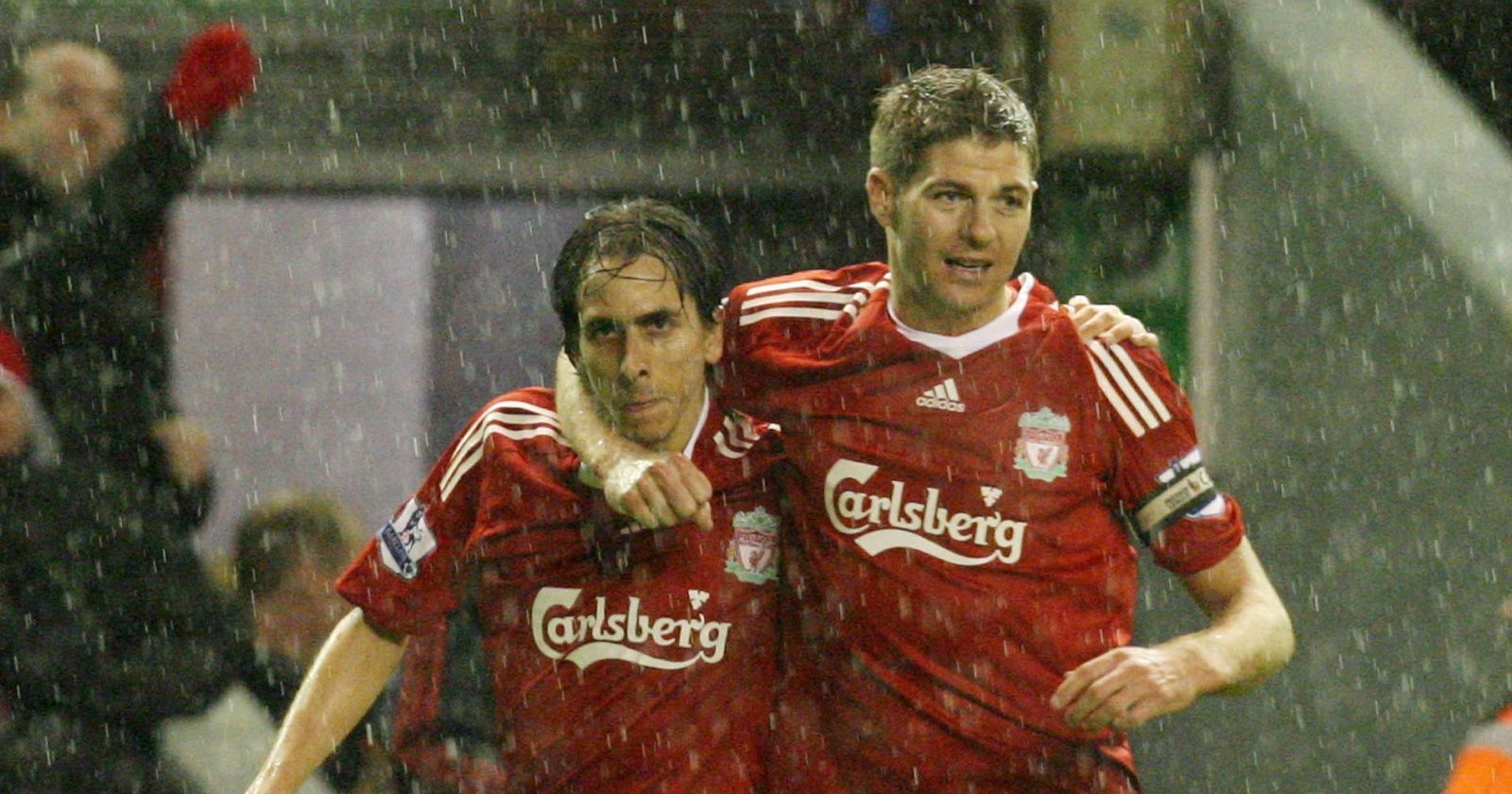 Yossi Bennayoun und Steven Gerrard