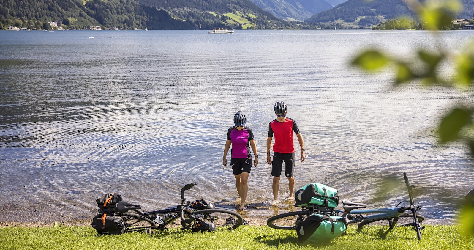 Die Radtouren durch den Pinzgau führen vorbei an idyllischen Landschaften und beeindruckenden Bergpanoramen.