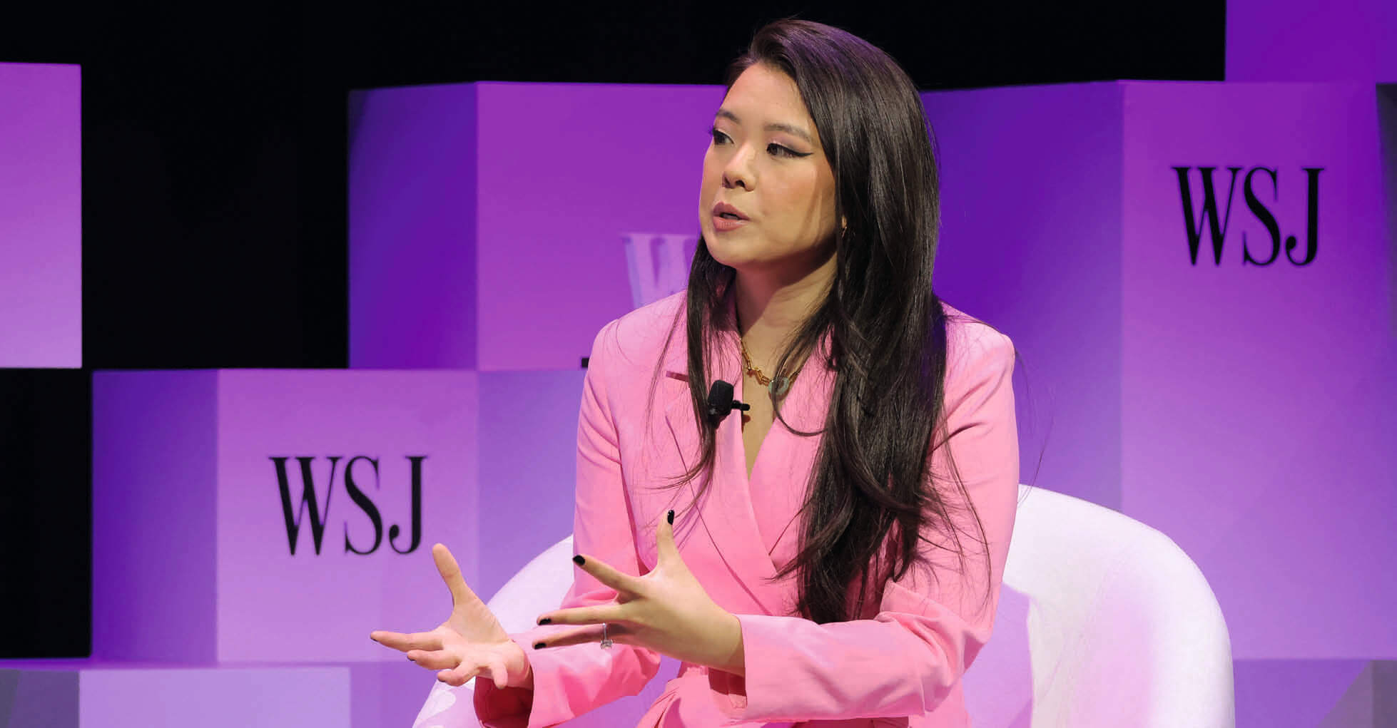 Von ihrem ehemaligen Chef bei J.P. Morgan als „zu girly“ für den Finanzsektor bezeichnet, wurde Vivian Tu zu einer der bekanntesten Finfluencerinnen. Auf Instagram folgen ihr vier Millionen Menschen, auf TikTok 2,7 Mio.