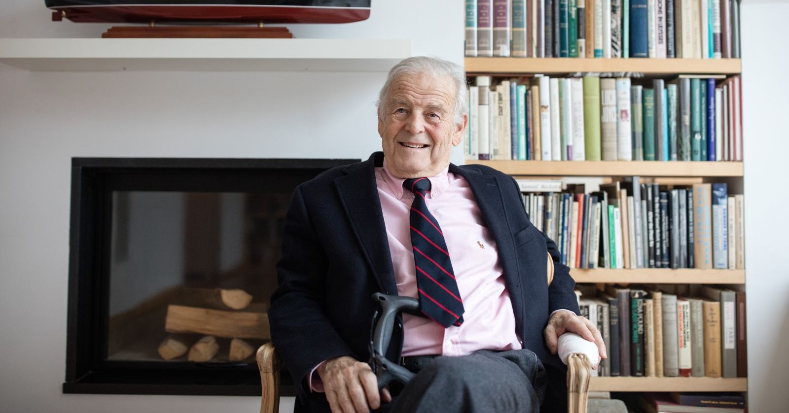 Wiener Galerist John Sailer lacht