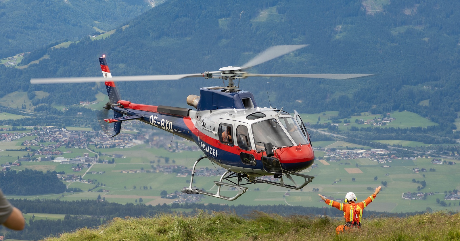 Polizeihubschrauber &quot;Libelle&quot; im Einsatz.