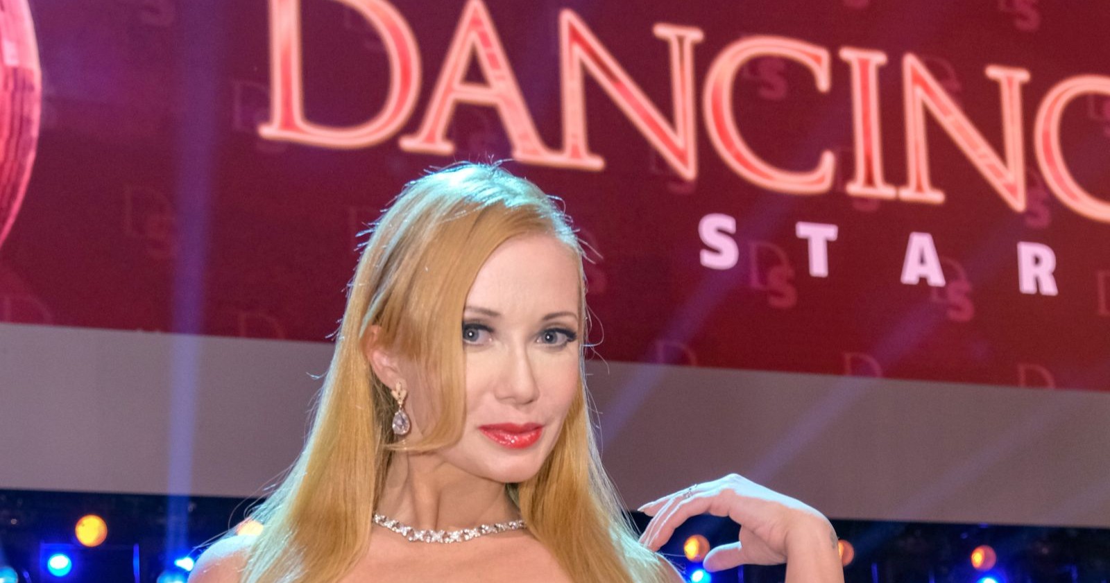 Karina Sarkissova am Set von Dancing Stars