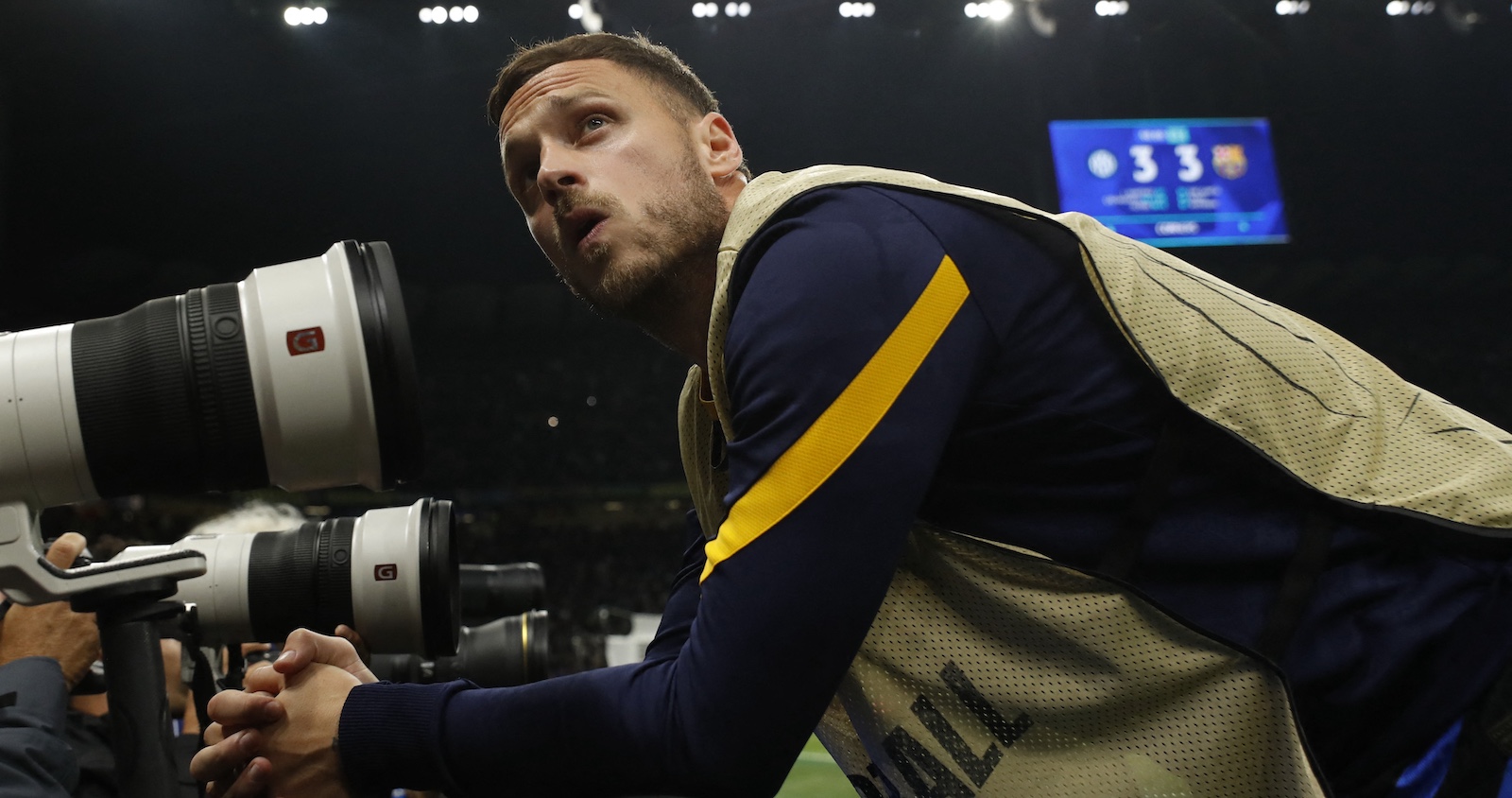 Marko Arnautovic jubelt an der Seitenlinie: Der ÖFB-Star erlebte das dramatische 4:3 seines Klubs Inter Mailand hautnah auf der Bank mit.