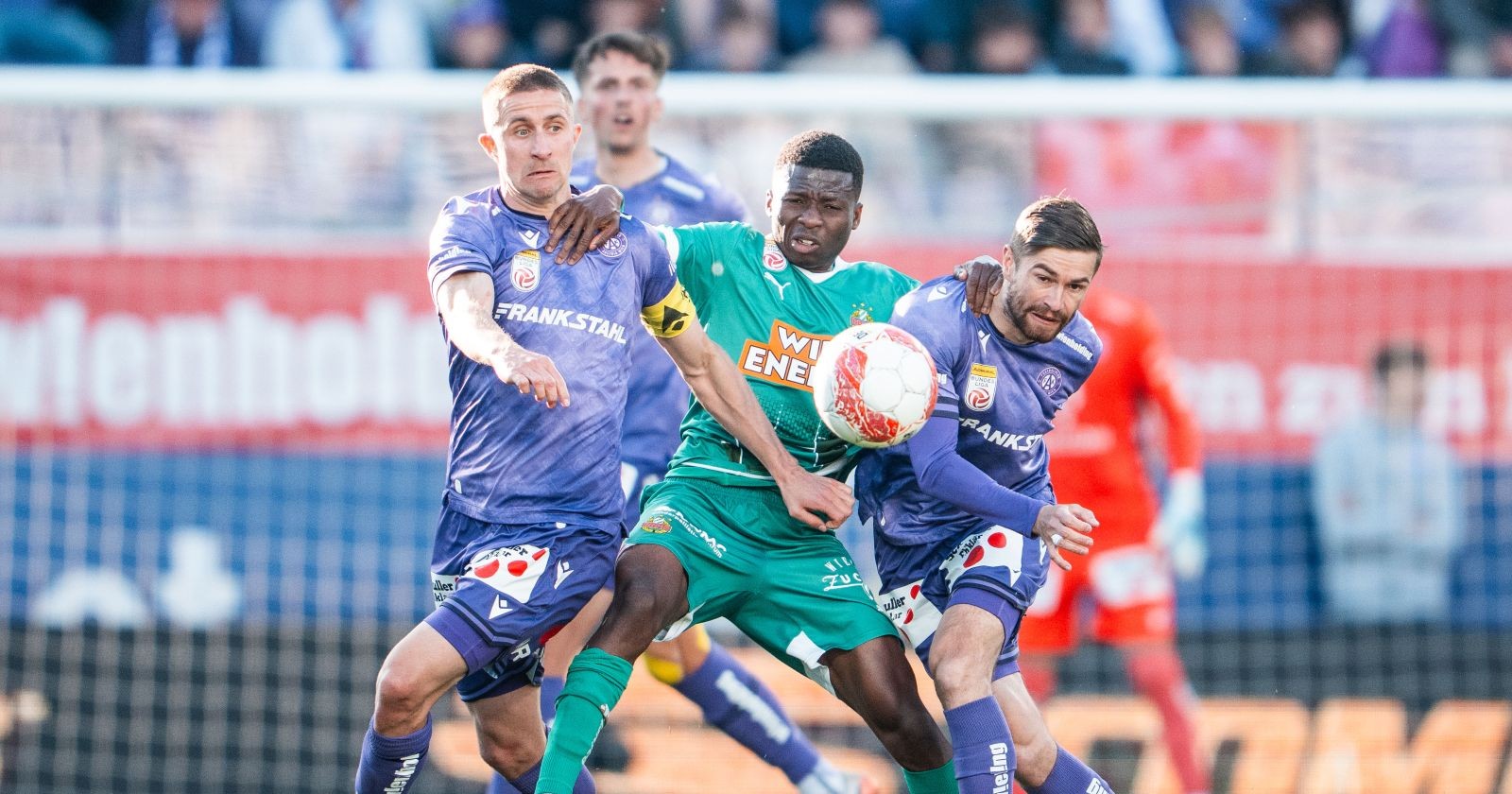 Reinhold Ranftl (FK Austria Wien), Romeo Amane (SK Rapid) Andreas Gruber (FK Austria Wien