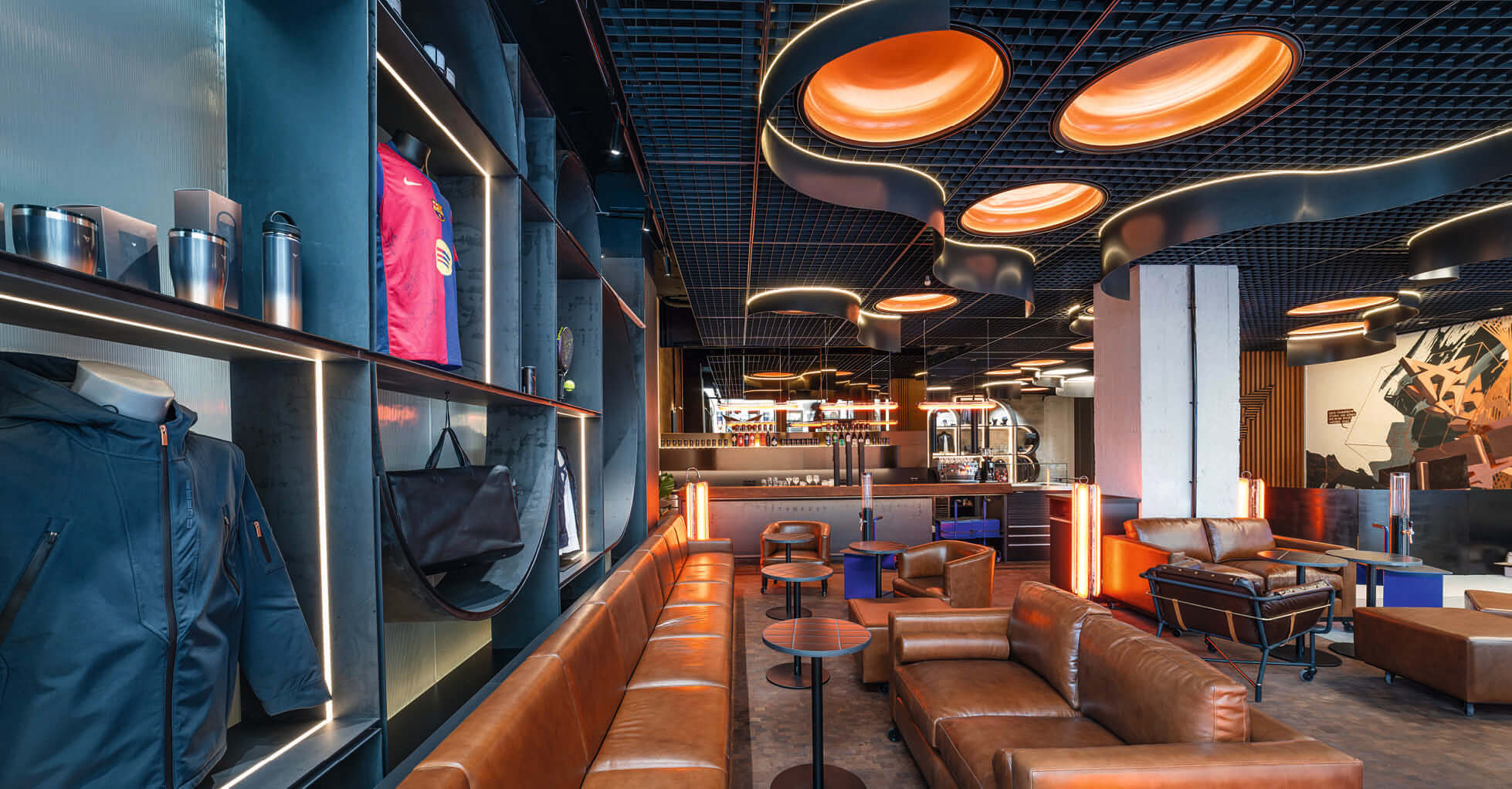 Neu eröffnete Cupra City Garage in Wien: Hotel­lobby-Feeling statt klassischer Showroom für Automobile.