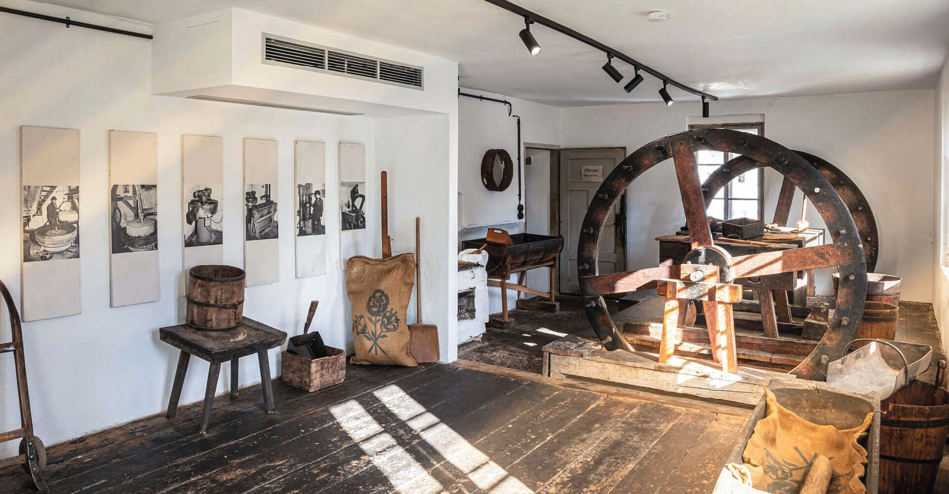 ­Interessierte ­können bei einer Führung in den ­modernisierten Schauräumen der Ölmühle Haslach die Geschichte des Betriebs ­kennenlernen.