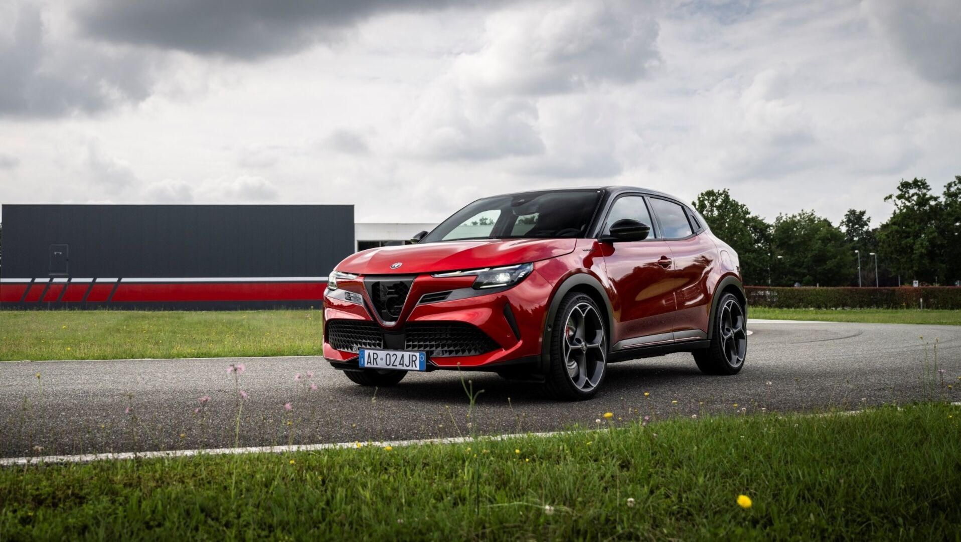 Alfas neue mit Elektroantrieb und als Verbrenner - der Junior