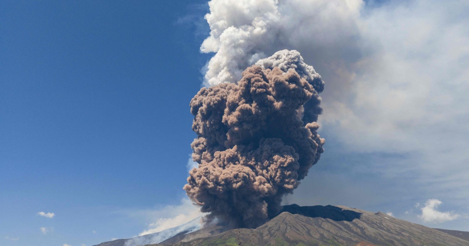 Ausbruch des Vulkan Ätna im italienischen Sizilien am 2. Juni 2025