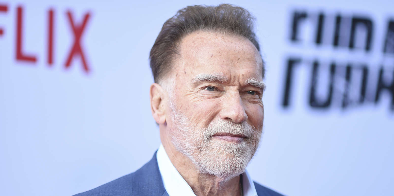 Mann mit grauem Bart