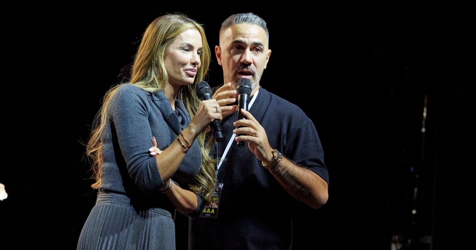 Bushido und Frau Anna-Maria Ferchichi auf der Bühne.