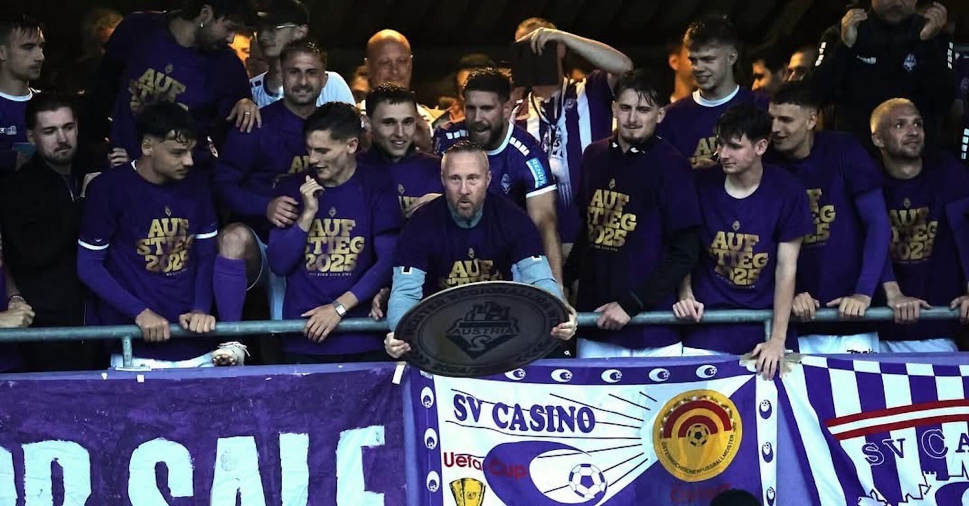 Neun Jahre nach dem letzten Abenteuer im Profi-Fußball ist Austria Salzburg zurück.