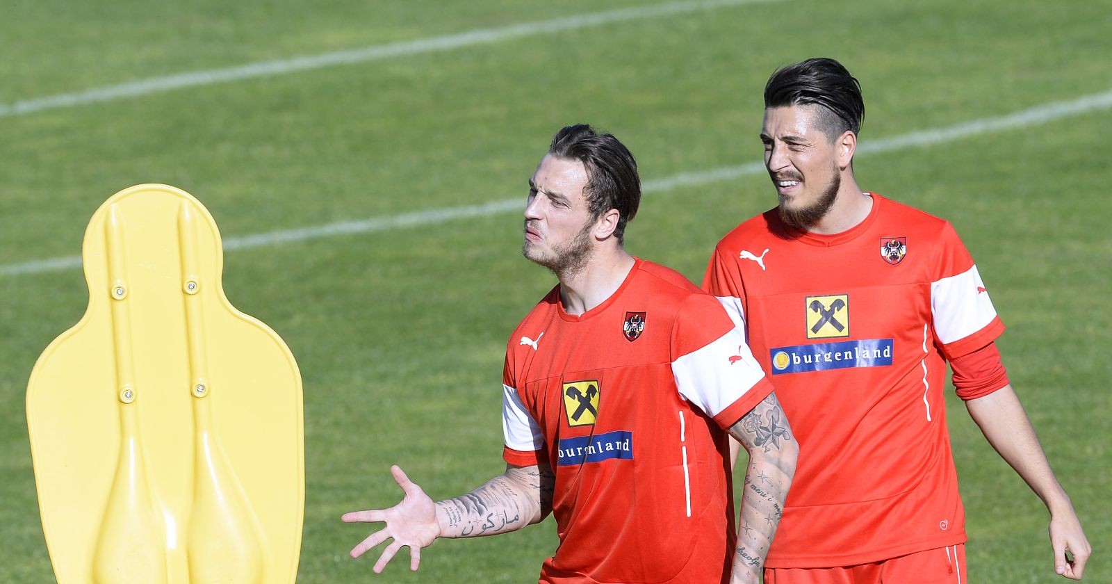 Marko Arnautovic (L.) und Yasin Pehlivan während des Trainings des ÖFB-Teams am Dienstag, 2. Juni 2015, in Stegersbach