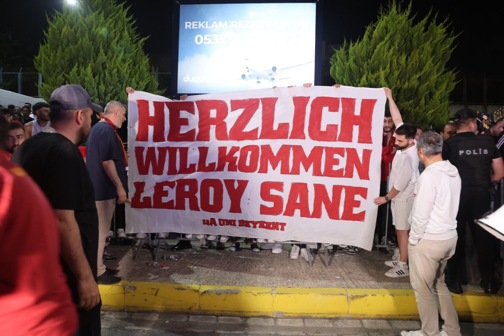 Über eine Million Menschen verfolgten den Flug des neuen Stars live im Stream.