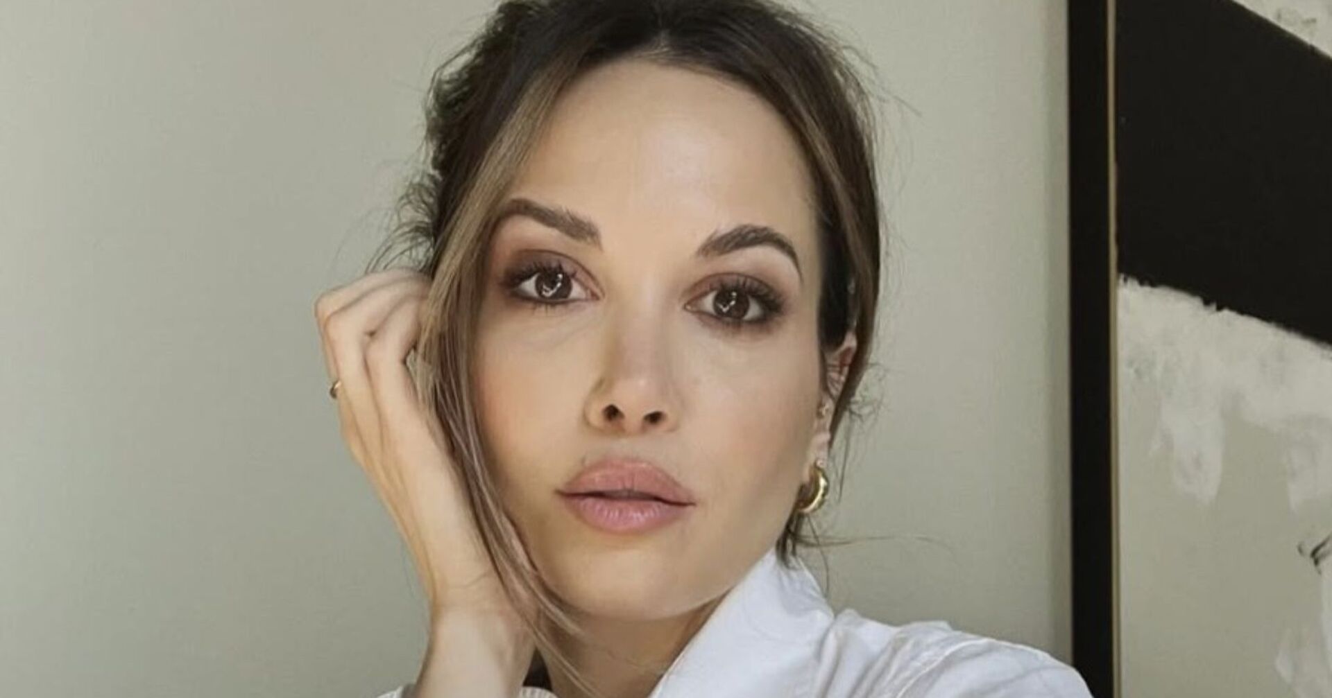 Mandy Capristo  mit ernstem Gesichtsausdruck