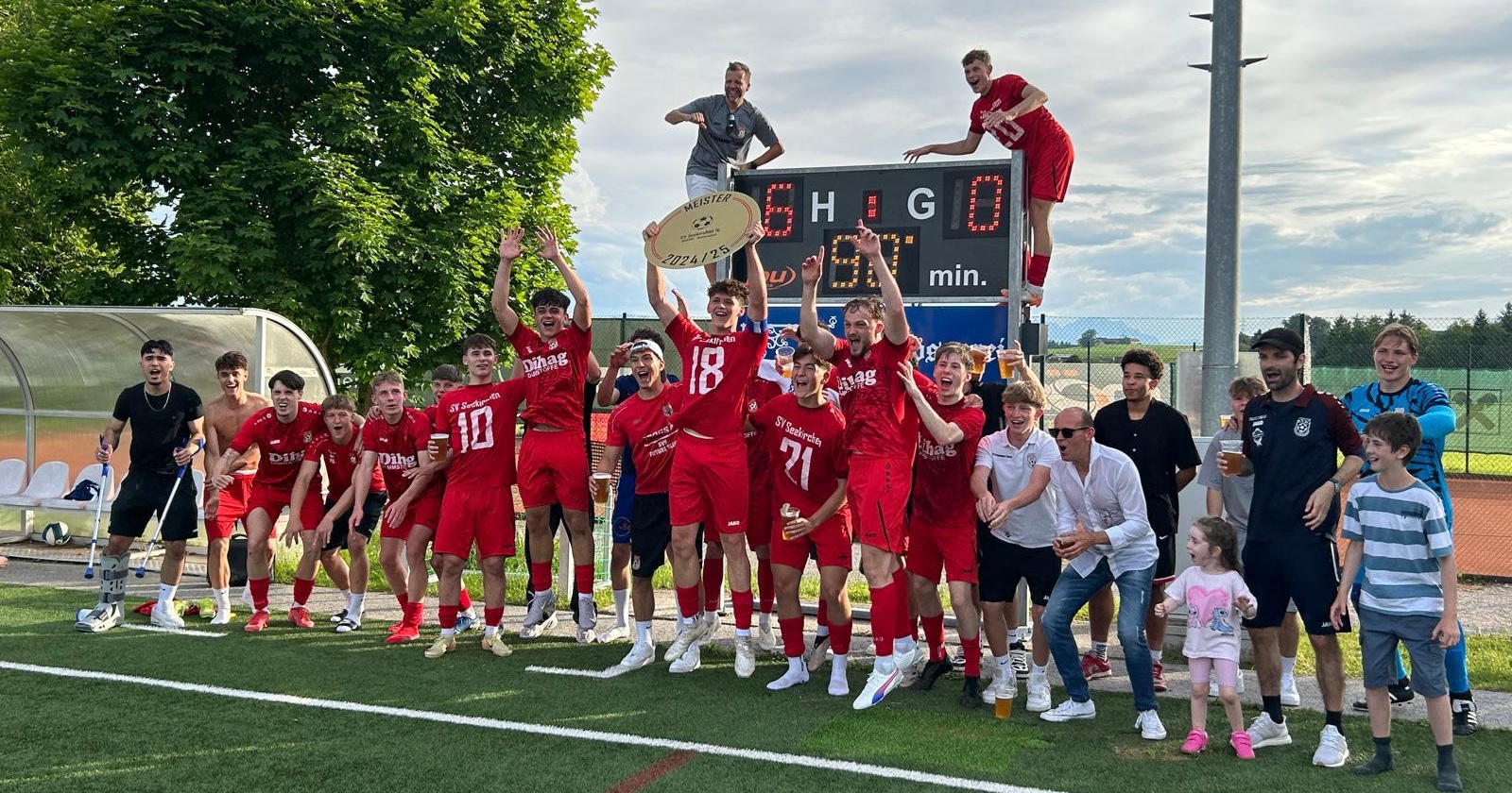 Mit einem Altersdurchschnitt von nur 18 Jahren wurde Seekirchen 1b Meister in der 2.Landesliga Nord.