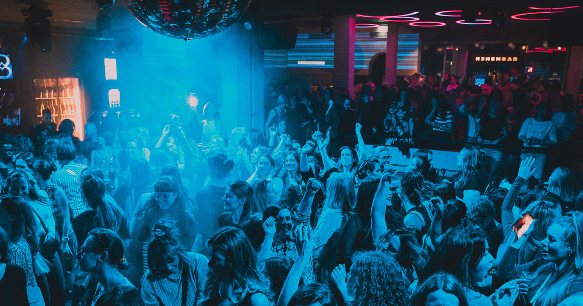 Tanzende Menge | Credit: Mama geht Tanzen