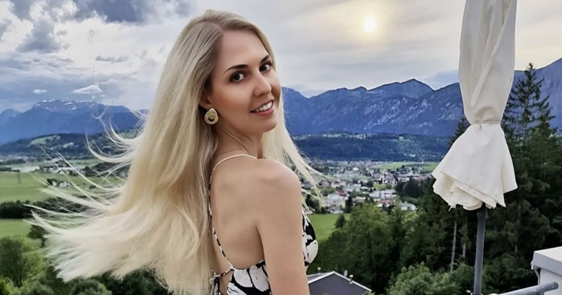 Miss Europe Beatrice Turin mit Wind in den Haaren