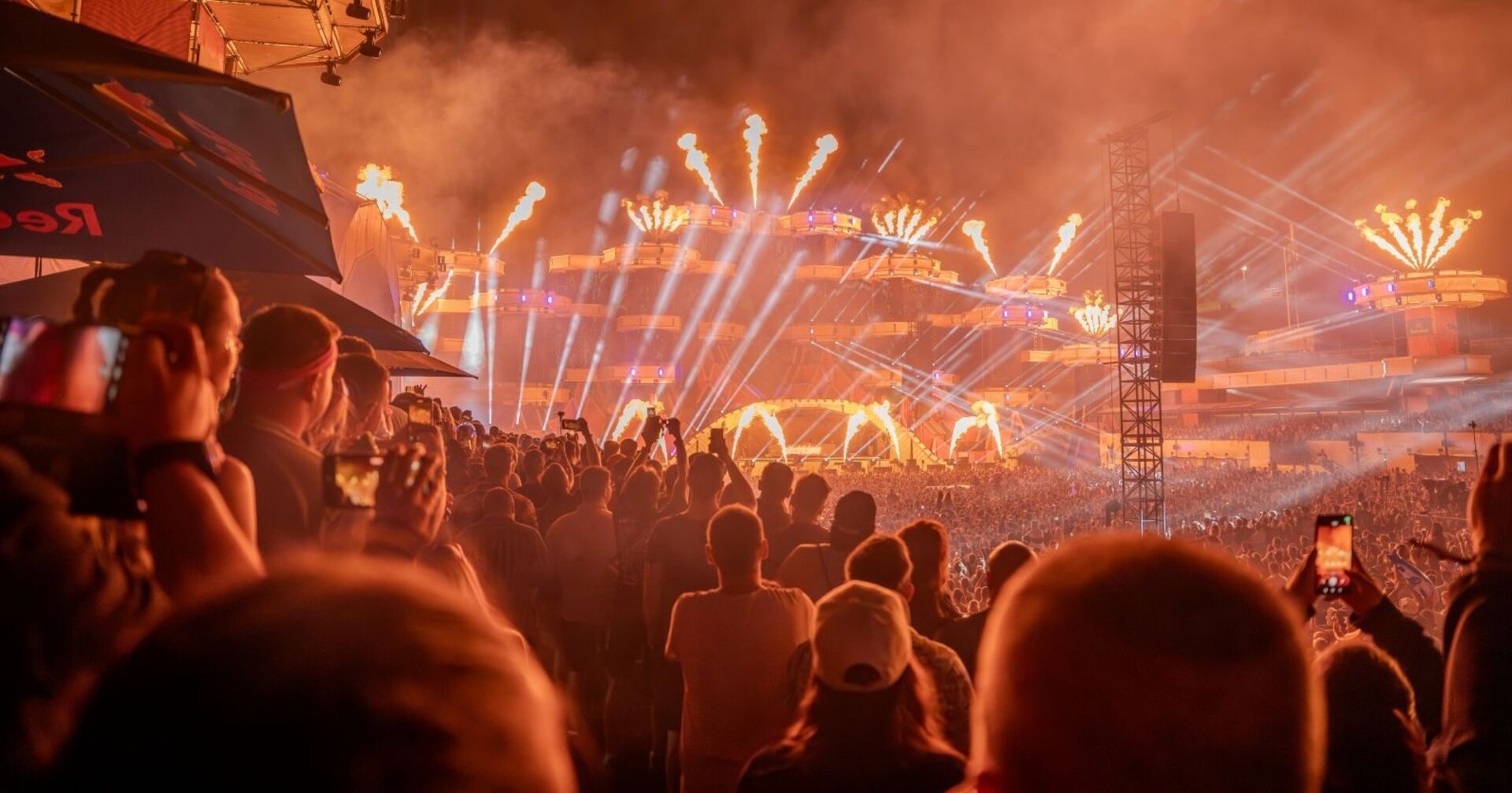 Feuerwerk am Electric Love Festival