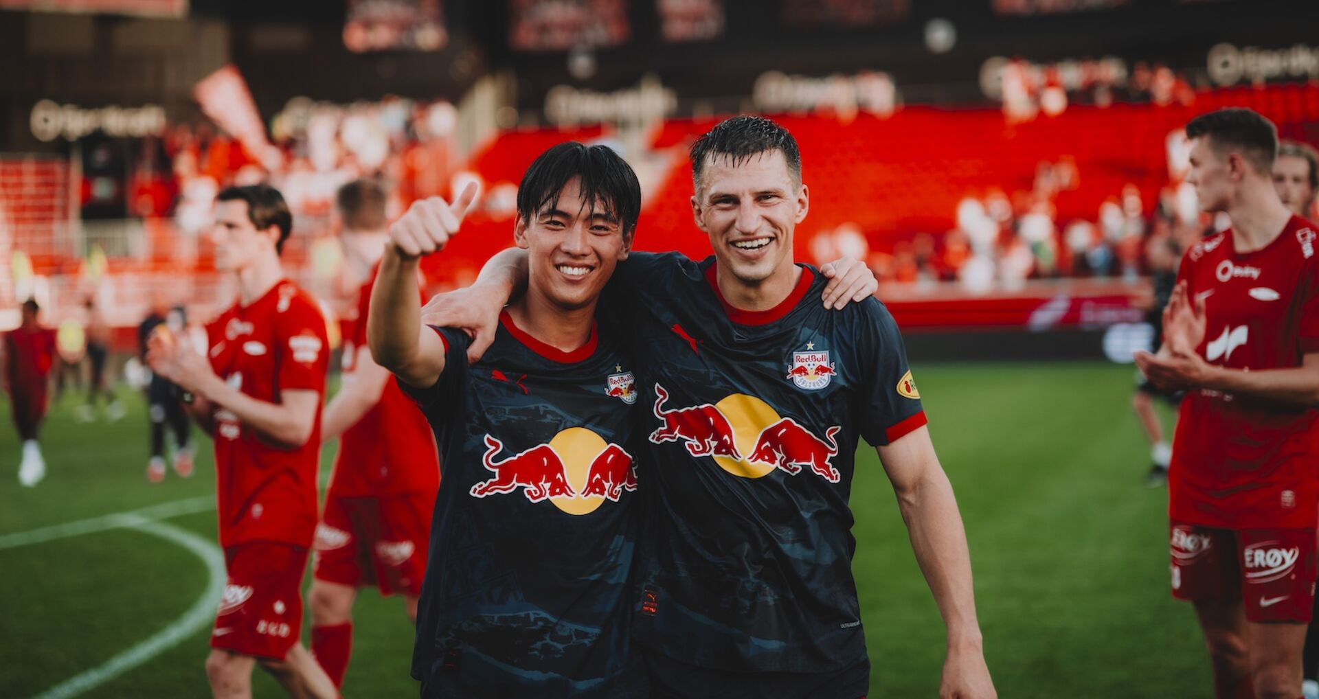 Kitano und Lainer prägten das Spiel gegen Brann Bergen mit Tempo und Technik.