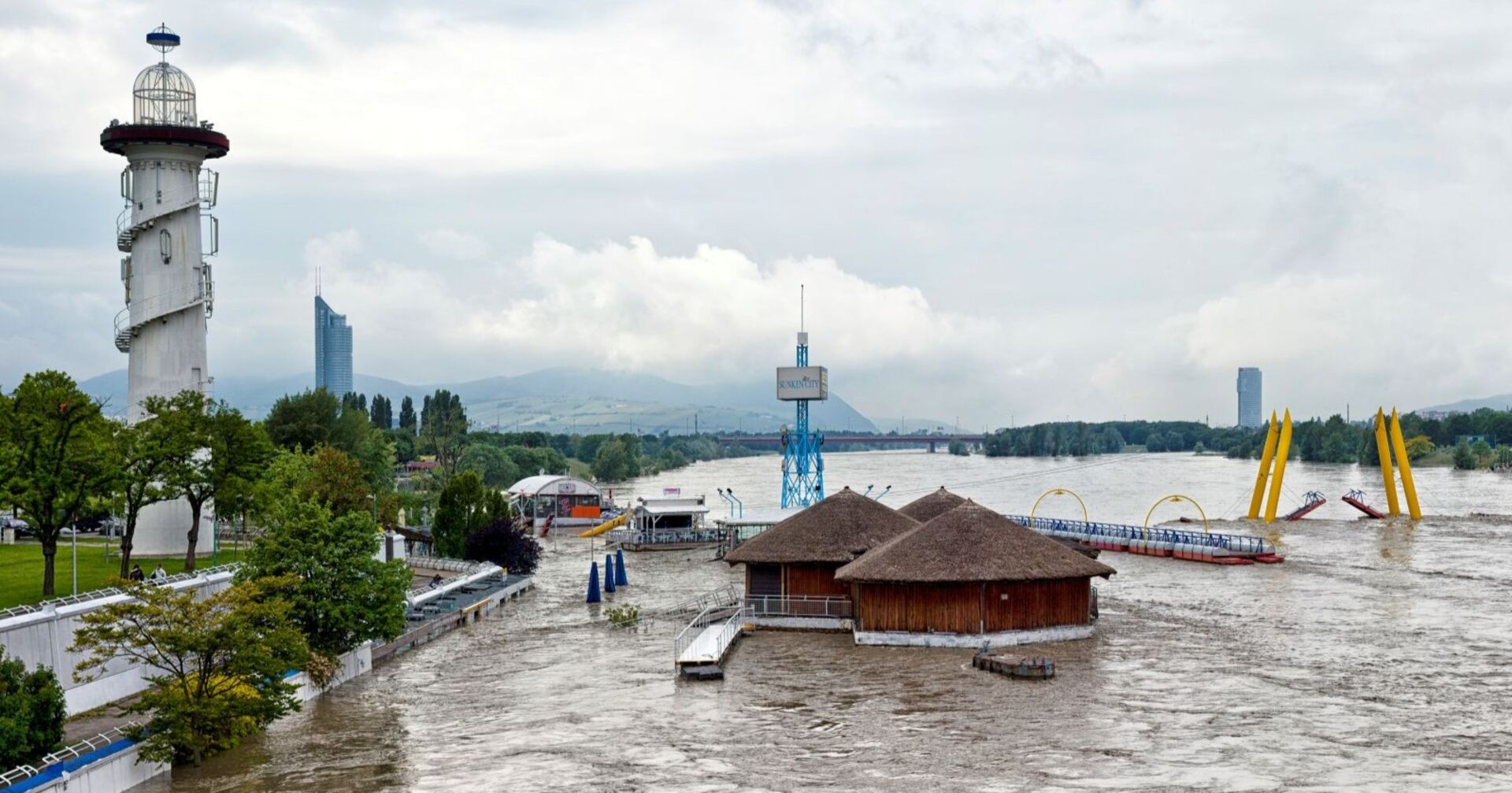 Hochwasser auf der Wiener Donauinsel