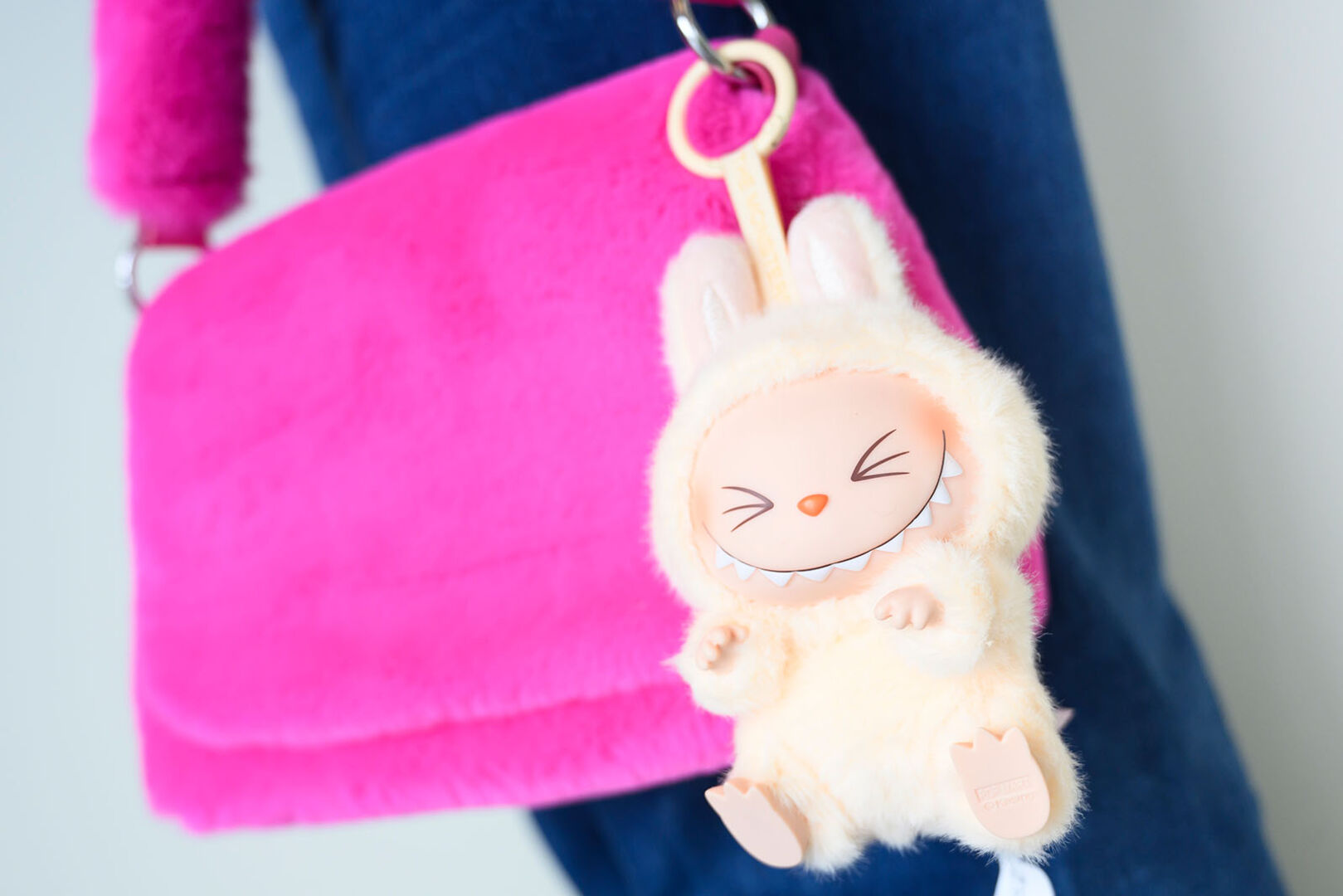 Labubu hängt an einer Tasche | Credit: Henrik Montgomery / TT News Agency / picturedesk.com