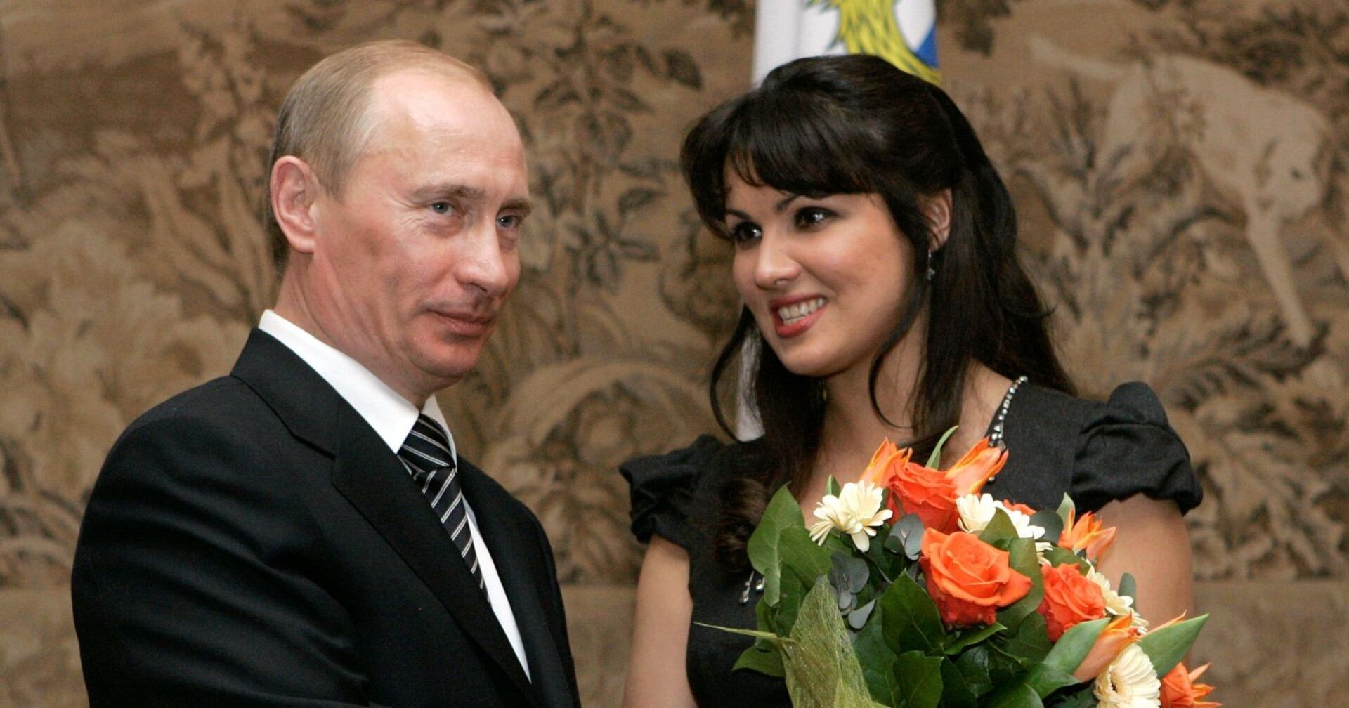 Putin und Netrebko schütteln Hände