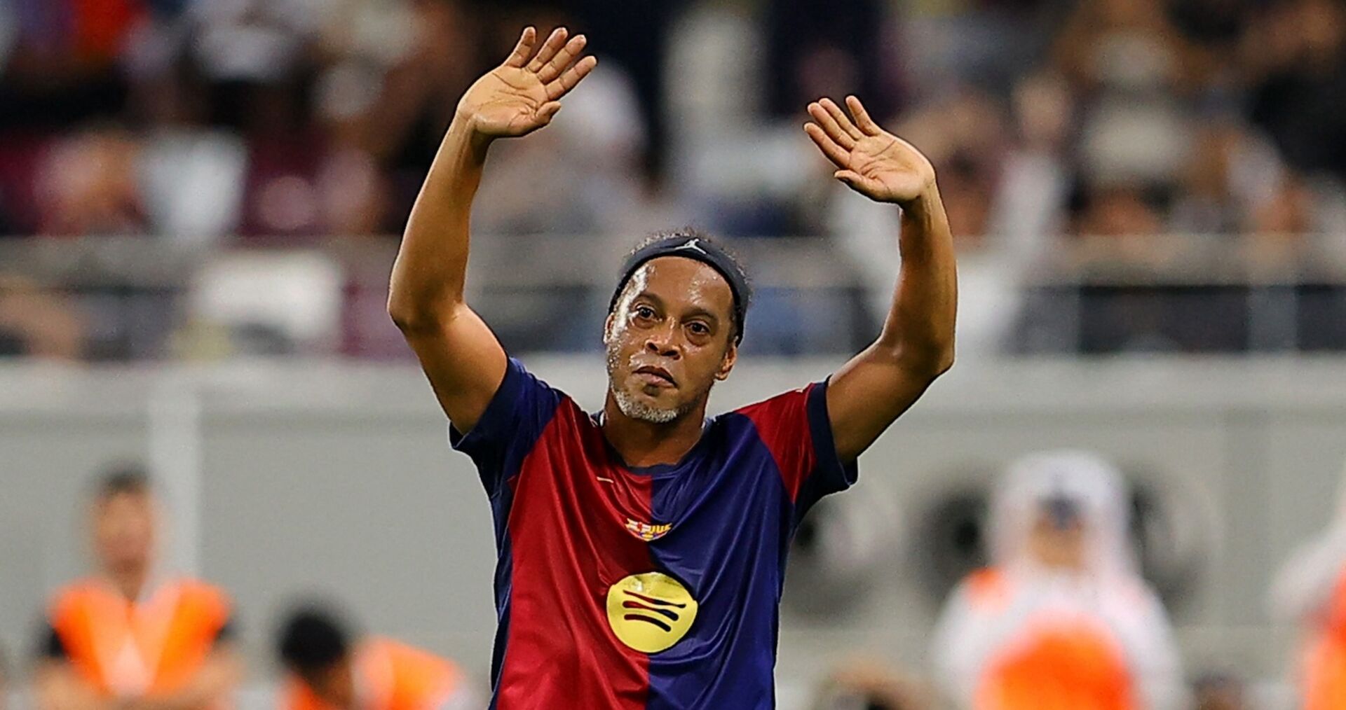 Weltfußballer Ronaldinho spielt in Schwechat – mit Sneijder und Bundesliga-Legenden.