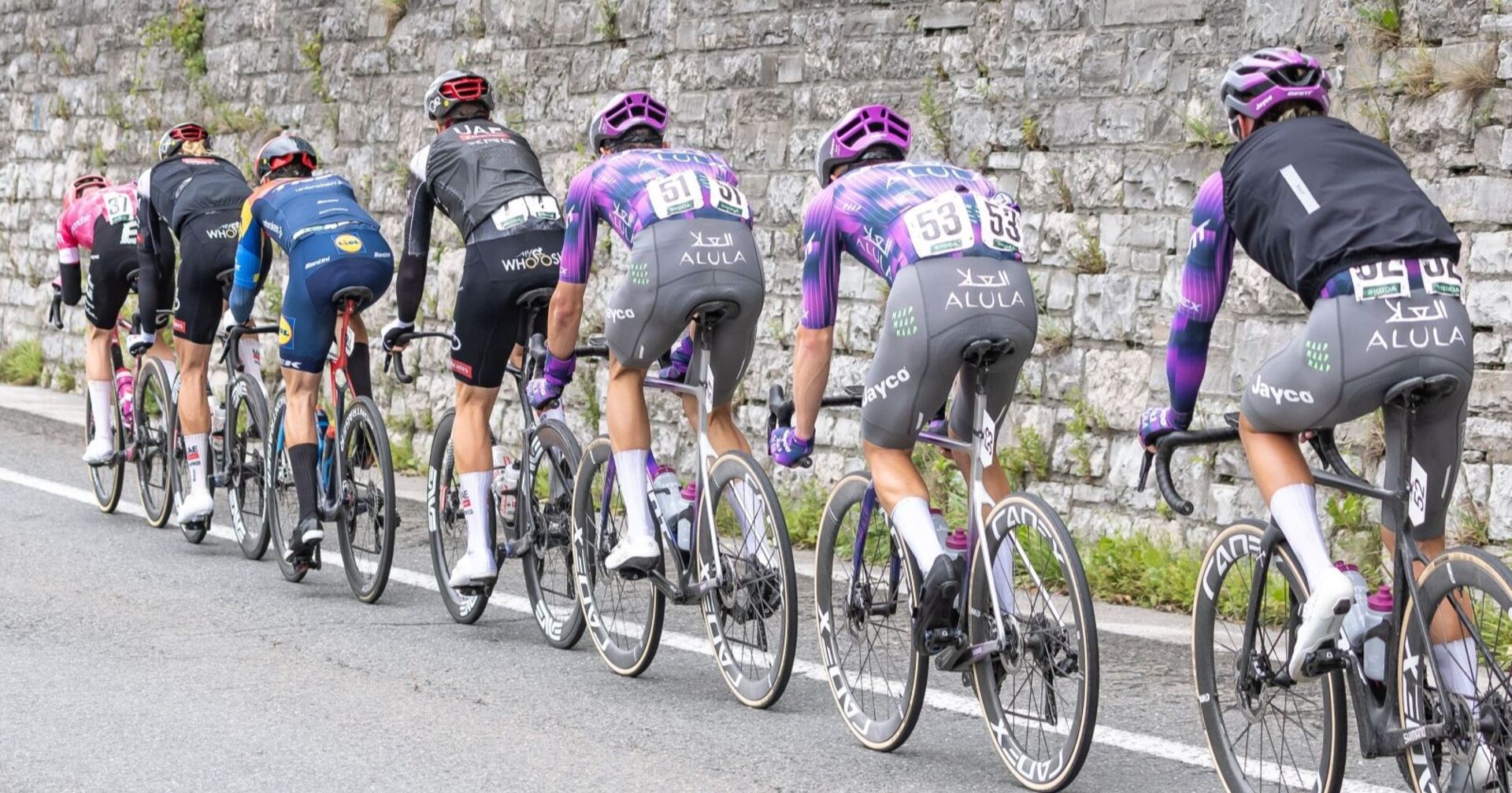 Teilnehmer der Tour of Austria am 10.Juli 2025, während der zweiten Etappe von Bischofshofen nach St. Johahn im Pongau