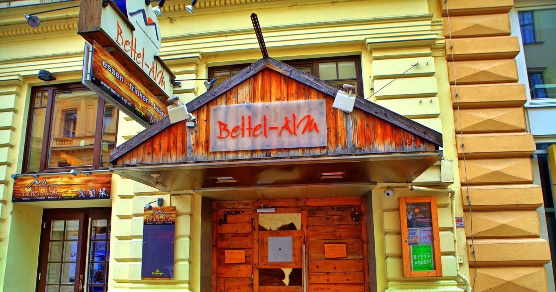 Eingang des Lokals &quot;Bettel-Alm&quot; in Wien
