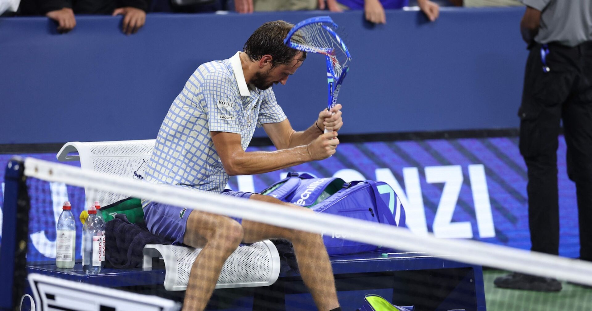 Daniil Medwedew muss nach seinem US-Open-Ausraster 42.500 Dollar Strafe zahlen.