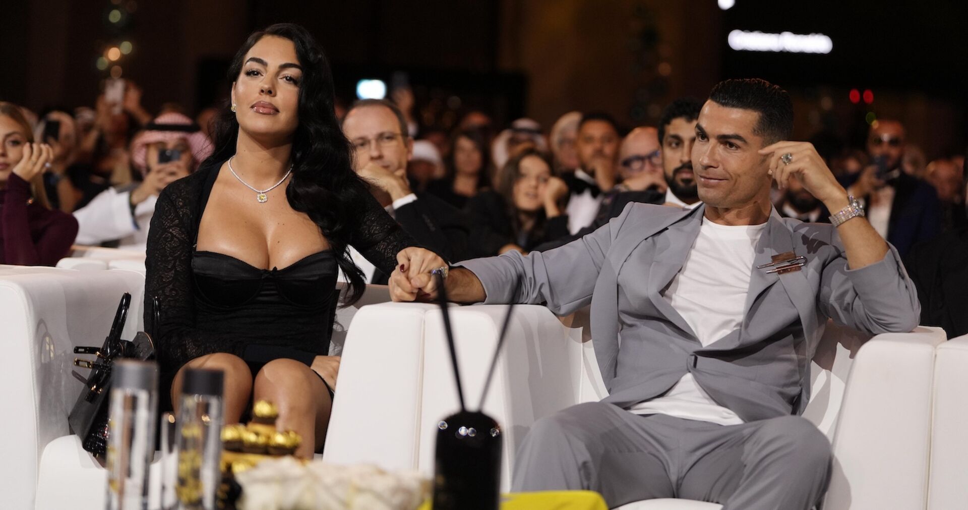 Cristiano Ronaldo (40) und Georgina Rodríguez (31) haben ihre Verlobung via romantischem Instagram-Post bekanntgegeben.