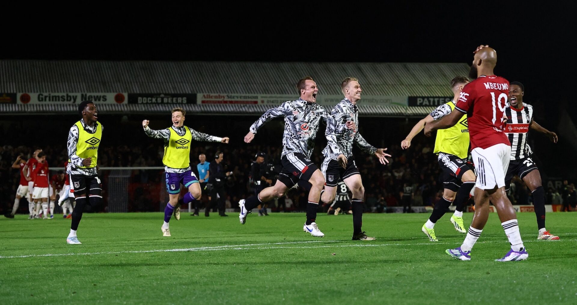 Manchester United scheitert im League Cup an Viertligist Grimsby Town.