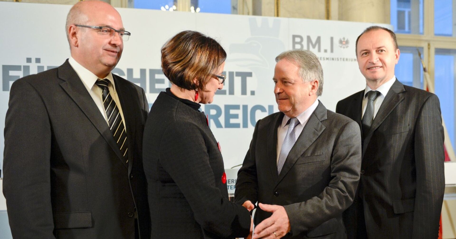 Ex-Bundesligapräsident Hans Rinner, Ex-Innenministerin Johanna Mikl-Leitner, Ex-ÖFB-Präsident Leo Windtner und Konrad Kogler, Ex-Generaldirektor für öffentliche Sicherheit im Innenministerium, am Dienstag, 10. Dezember 2013, anl einer PK zum Thema &quot;Innenministerium, ÖFB und Bundesliga verstärken Zusammenarbeit zur Bekämpfung von Wettspielkriminalität und Spielmanipulationen&quot; in Wien